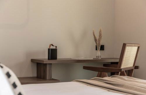 AKU Suites with private pools - Photo 14