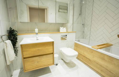 Spacious 3-Bed Retreat - Modern & Super Central - Foto 30