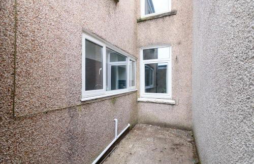 Spacious 3BR Home w Terrace - Ideal for Groups - Photo 22