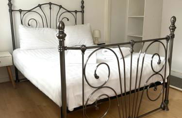 House number 12 sleeps up to 4 with Smart TVs in every room - Foto 24