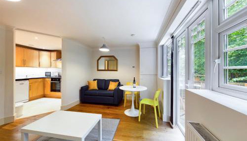 Redhill town centre apartment by Livingo - Foto 5