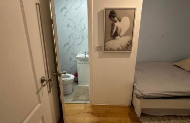 Modern En-Suite Room Recently Renovated - Foto 5