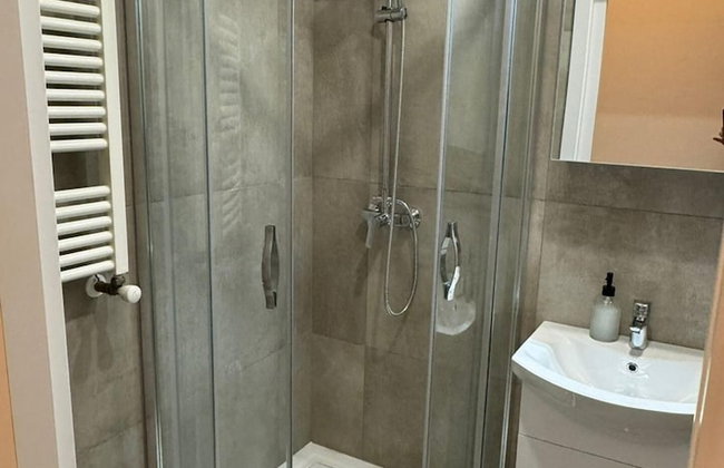 1 Bed Flat - Sleeps 2 - Pets - Smoking on Terrace - Foto 9