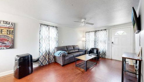 Cool Stay Near Rapids Stadium Ideal for Sports Fans - Foto 5