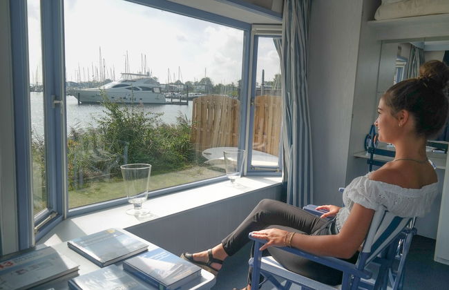 8 Pers Chalet Carla in Front of the Lauwersmeer and own Fishing Pier - Photo 7