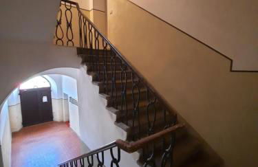 INCANTEVOLE CASA TOSCANA con travi in legno, ampia terrazza e vista sulle colline - Foto 43