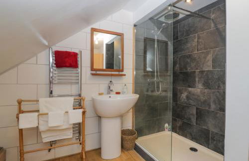 Little Foxes - Photo 31