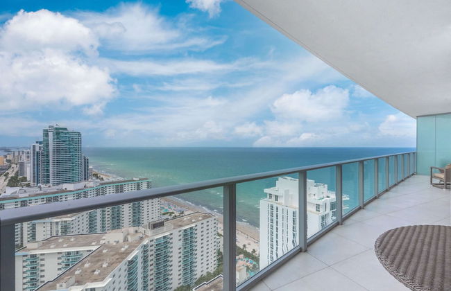 Luxury Living on the Beach w/ Resort Amenities! - Foto 1