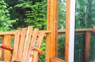 Stunning Pet-Friendly Treehouse for Relaxing Glamping Retreats in North Carolina - Foto 59