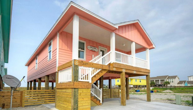 Patio Lounge w/ Firepit! Nature Preserve Views Surf-n-dipity by Avantstay - Foto 2, Interior