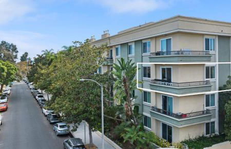 Beverly Hills Glamour Oasis 2 BR Apt with Parking 304 - Photo 30