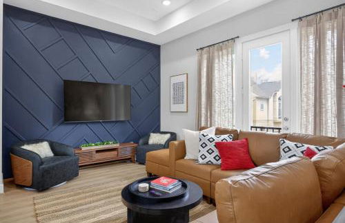 Urban EaDo Retreat - 3BR Townhome w Deck - Foto 17