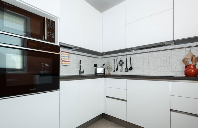 Luxury 1 in Como With 2 Bedrooms and 2 Bathrooms - Photo 19