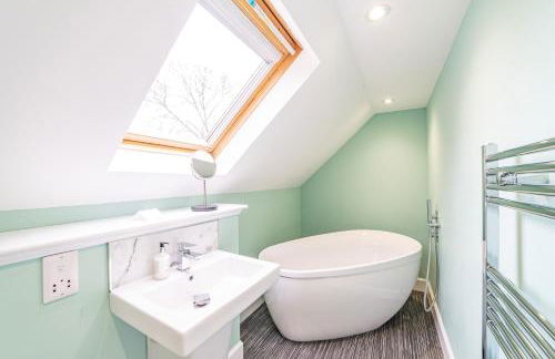 Gardener’s Cottage with Hot Tub - Foto 15