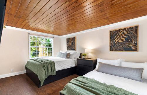 2 Homes • Hot Tubs x2 • Heated Pool • Fire Pit - Foto 29