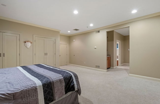 Massive Home w Sauna Pools Hot Tub Fireplaces - Photo 44