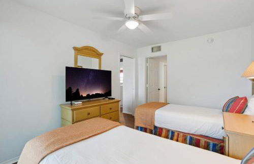 Deluxe Condo with Lake Views - Foto 22