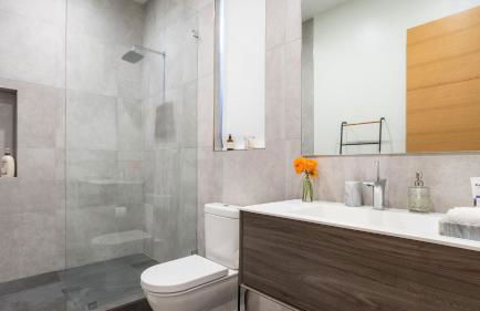 Luxe Weho Villa, Walk to Melrose Ave, Pool + Hot Tub North Vista by Avantstay - Foto 77