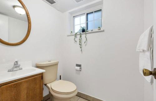 6BD Near DT - BBQ Grill, Games & Football Fun - Photo 18