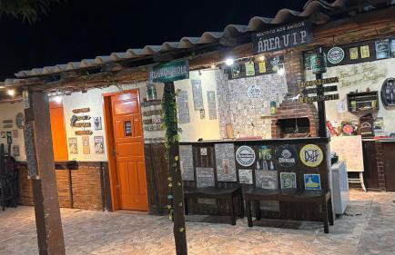 Casa de Veraneio Grande com Piscina, Churrasqueira e 4 quartos - Foto 2