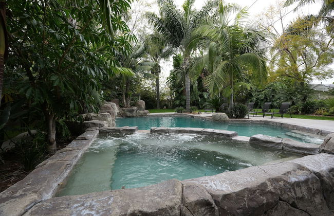 Incredible Estate 5 Bedrooms 3 Bathroom W/resort Style Rock Pool & Jacuzzi - Photo 35