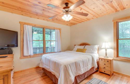 Game Room and 3-Story Deck at Lake Hiwassee Hideaway - Foto 8