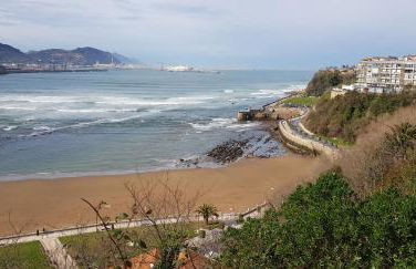 Cozy Yellow Home in Getxo - Foto 14