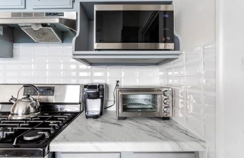 The B&W Haven 5BR Home with yard theater - Foto 36