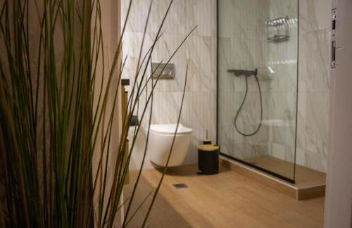 Annis House - Photo 8