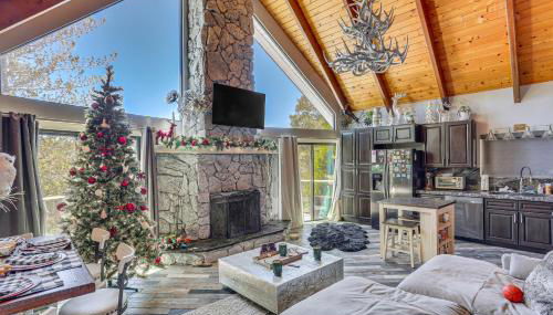 Lake Arrowhead Cabin with Hot Tub and Mountain Views! - Foto 2