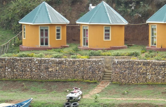 Antique Cottages - Photo 8