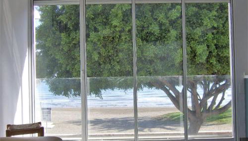 Beachfront House - Photo 3