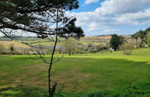 Cozy 3 bedroom Caravan, Sleeps 8, at Parkdean Newquay Holiday Park - Foto 112