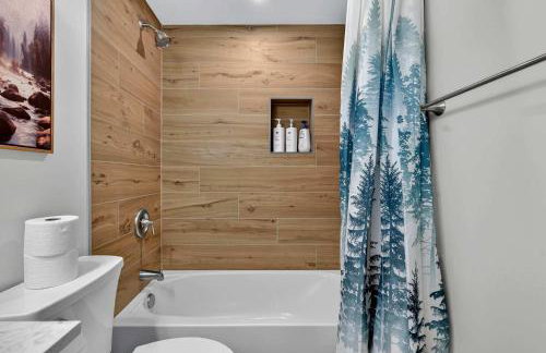 Cabin w River Access Fire Pit Grill WiFi & More - Foto 30