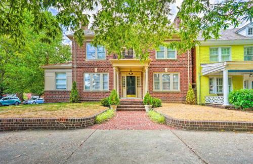 Majestic Richmond Apt with Tranquil Koi Pond! - Foto 43