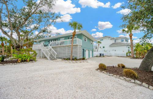 Home ON Key with pool, hot tub, putting green, arcade games, bike & mins to beach! - Foto 71