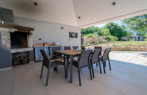 Villa Vala with a large yard near Pula - by Istrabook - Foto 12