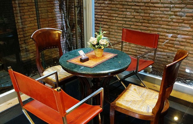 Silom convent garden - Photo 7