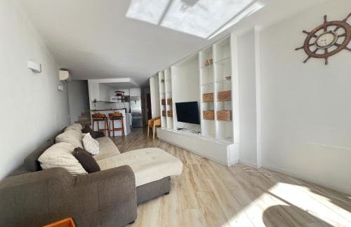 Apartamento Frente al Canal con Terraza y Vistas al Mar - Foto 14