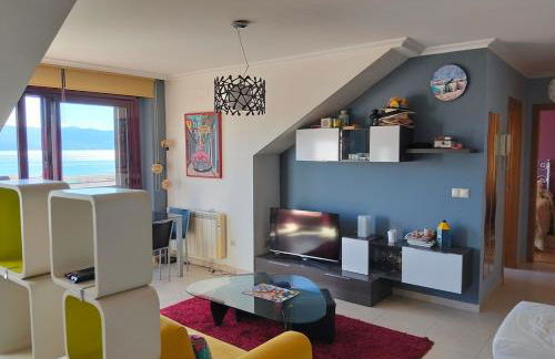 Oasis Costero Sanxenxo Espectacular Terraza y vistas de toda la Ría a 50 metros de la playa de Silgar - Foto 1