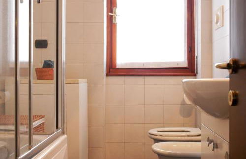 GuestHost - Raffaella splendido bilo x4 - Photo 31