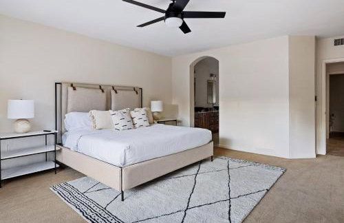 Arch Views Beautifully designed home with swimming pool table and more - Foto 18