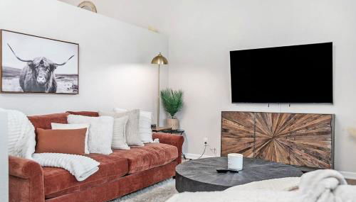 Elegant Escape-Fenced Yard BBQ & Cozy Fire Pit - Foto 2