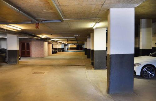 Modern chic apartment, lift access & free parking - Foto 13