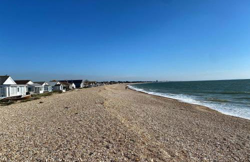 Driftwood Beach House - Photo 15
