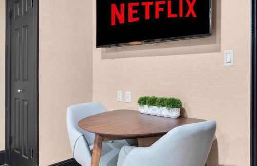 Stylish 1BR Apartment in the Heart of the City with Gym - Foto 3