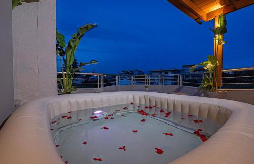 Coral Paradise Luxury Modern Family Villa with Jacuzzi, Pool View & Parking in Rhodes Island - Foto 17