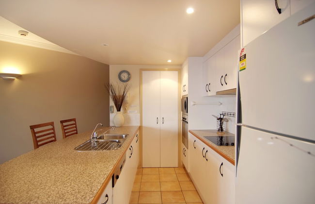 The Mediterranean Beachfront Apartments - Foto 10