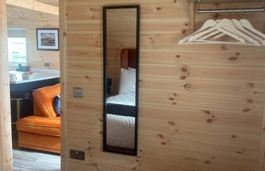 Croft 52 Cabins - Photo 6