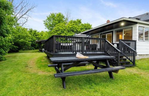 Whitewater The Genoa on Oneida Lake Sleeps 8 - Photo 29